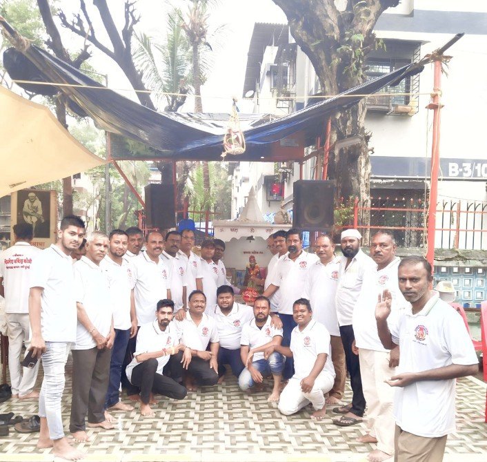 Saptahik Kokan Samana | रिक्षा चालकांची दहीहंडी साजरी