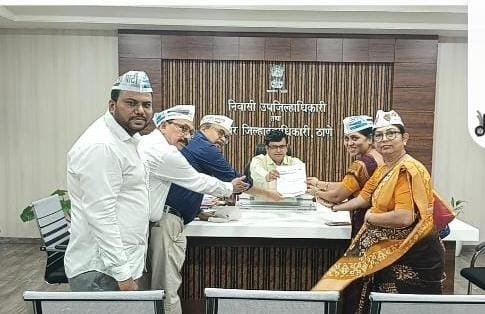 Saptahik Kokan Samana | महाराष्ट्रातील शाळा बंद करण्याच्या धोरणाला आपचा विरोध !...